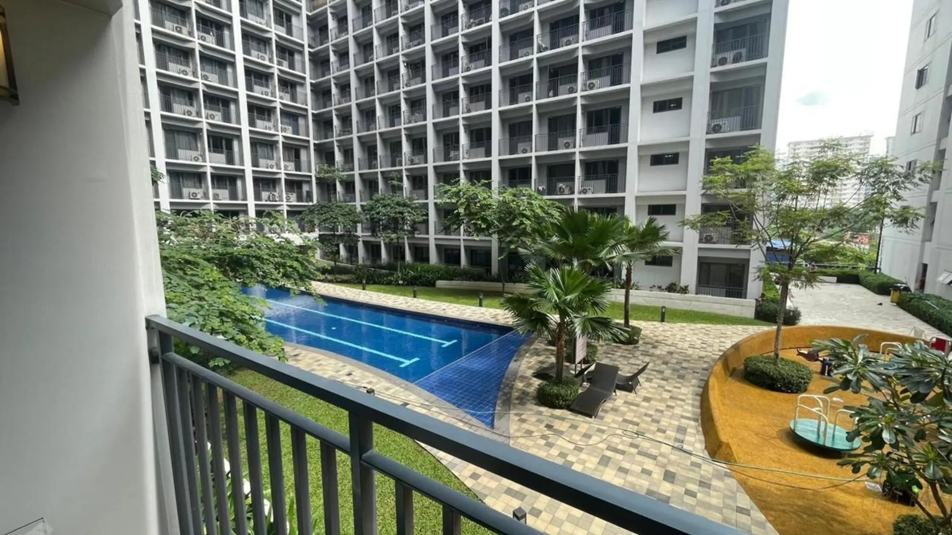 Moa Staycation At Shore 2 Manila